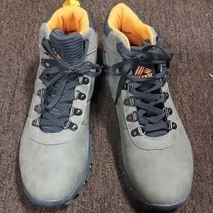 RBX Men’s Suede Boots New no tag